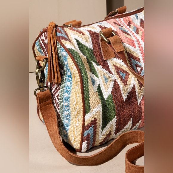 Handwoven Boho Chic Boston Bag / Satchel - Navajo Aztec Inspired Design - Picture 7 of 12
